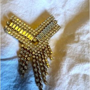 Large brooche with zercon